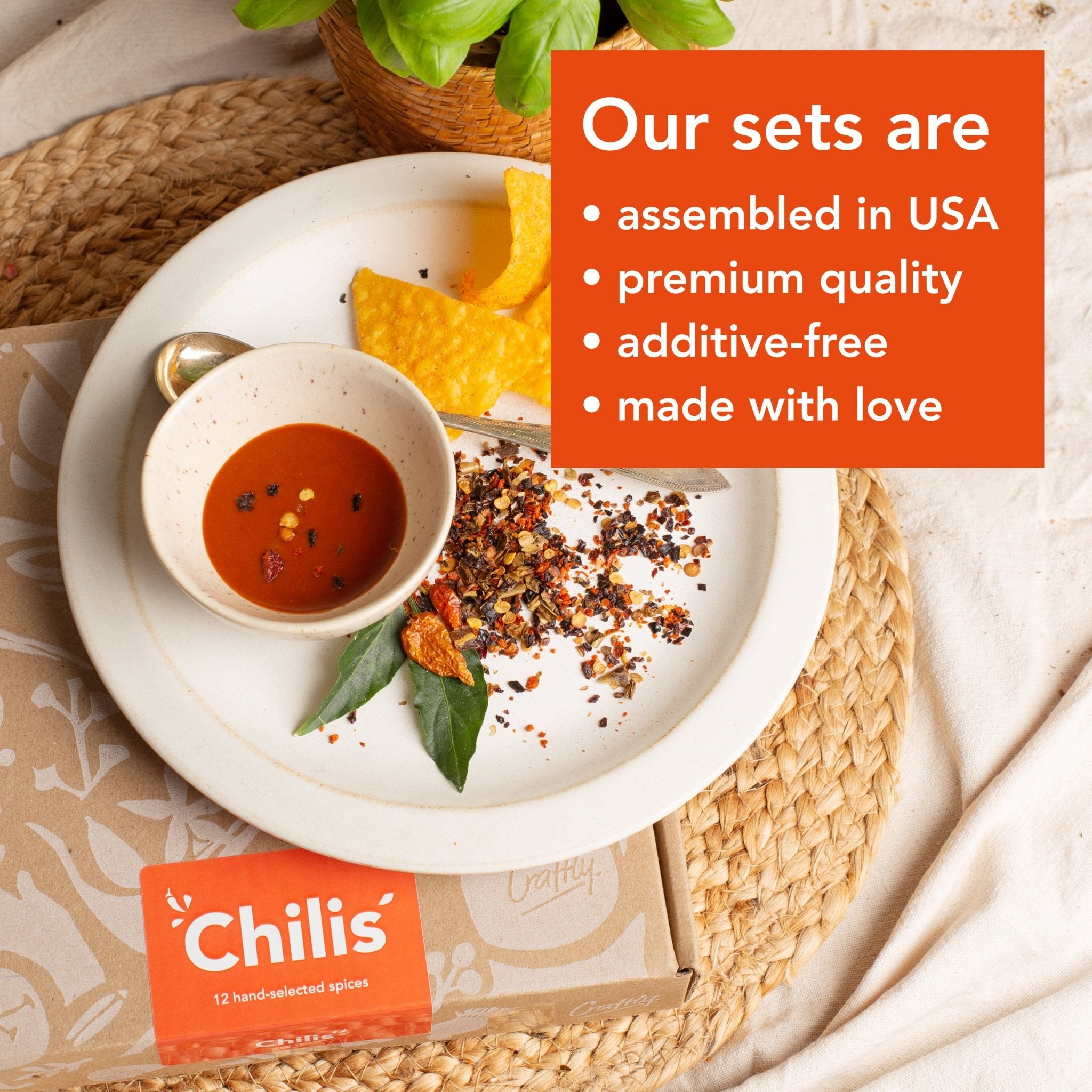 Craftly Chili Spice Box – 12 Exclusive Chili Varieties from Around the World, Spicy Gift for Foodies and Home Cooks - Craftly US